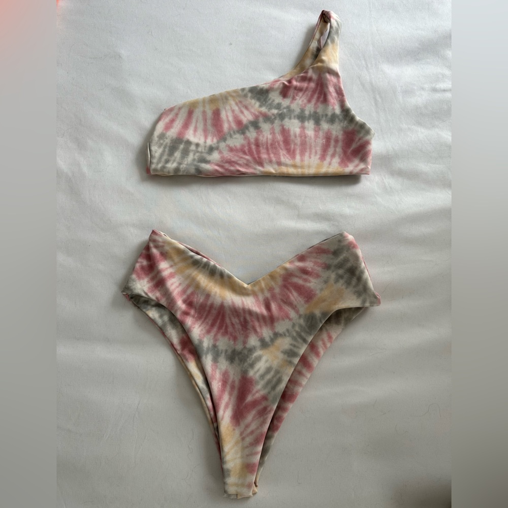 Skatie high waisted swim size small/ medium